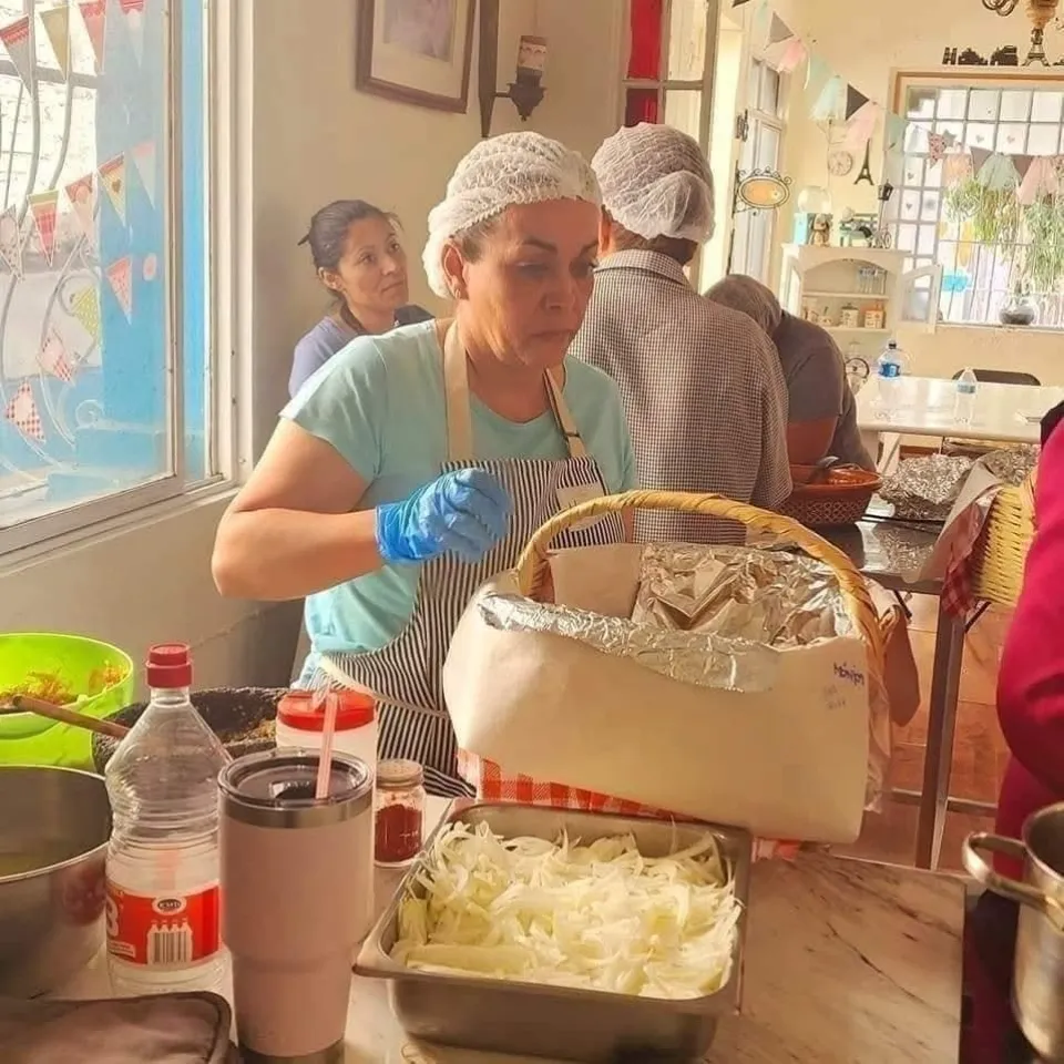Clase de cocina: el arte de los tacos de canasta.